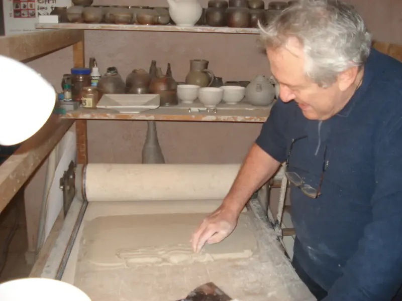 Travail à l'atelier de poterie