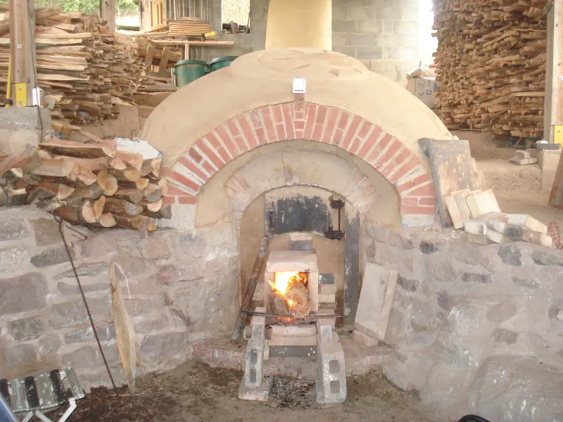 Le four Anagama en pleine cuisson