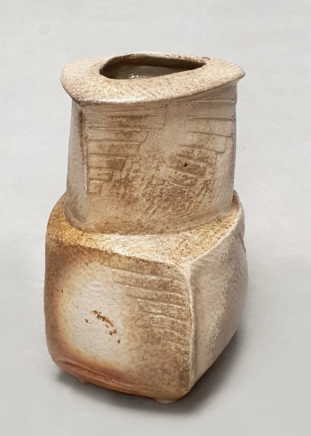 Vase gravé